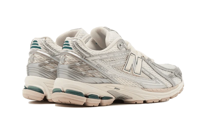 NEW BALANCE 1906R SILVER METALLIC CREAM