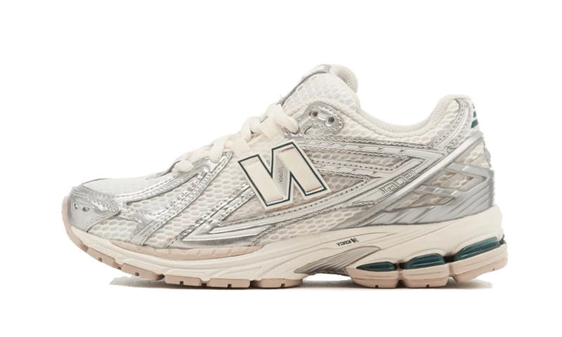 NEW BALANCE 1906R SILVER METALLIC CREAM