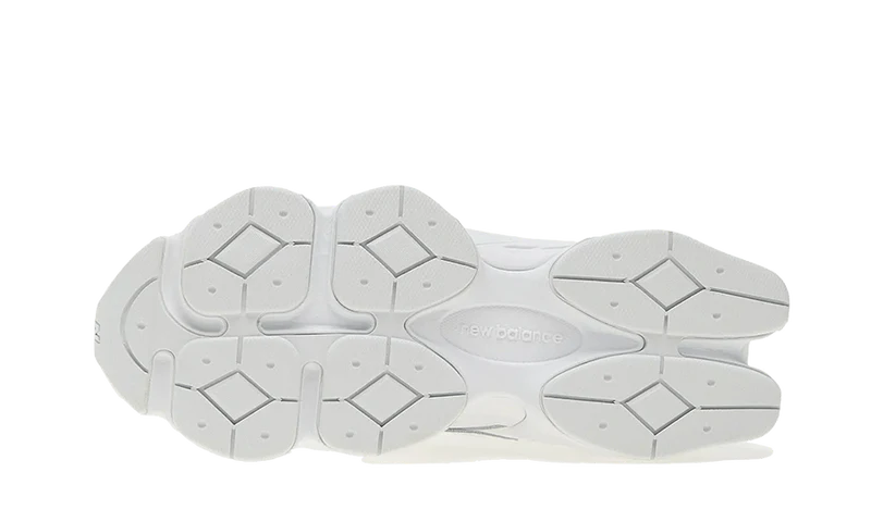 NEW BALANCE 9060 TRIPLE WHITE