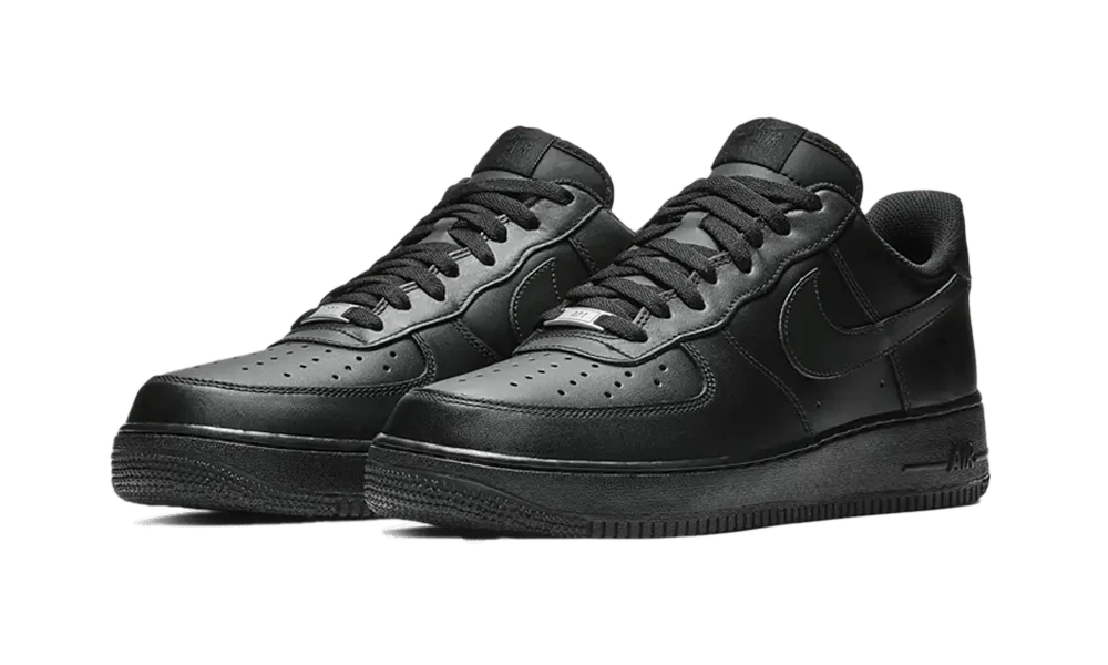 NIKE AIR FORCE 1 LOW TRIPLE BLACK