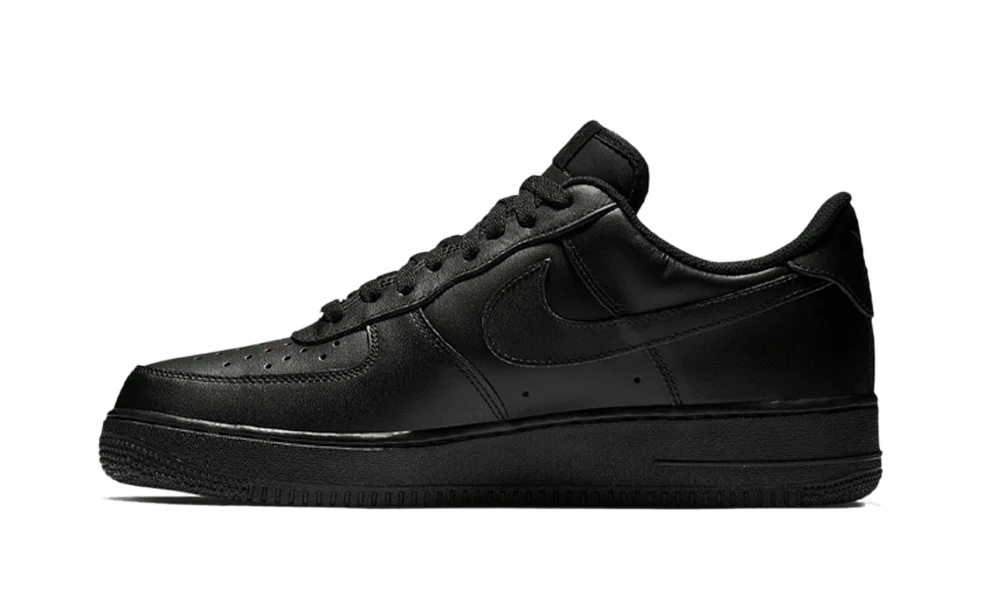 NIKE AIR FORCE 1 LOW TRIPLE BLACK