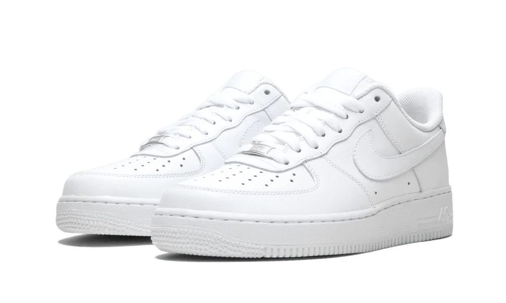 NIKE AIR FORCE 1 LOW TRIPLE WHITE