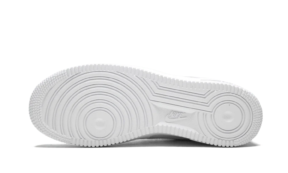 NIKE AIR FORCE 1 LOW TRIPLE WHITE