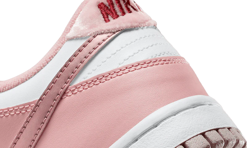NIKE DUNK LOW PINK VELVET